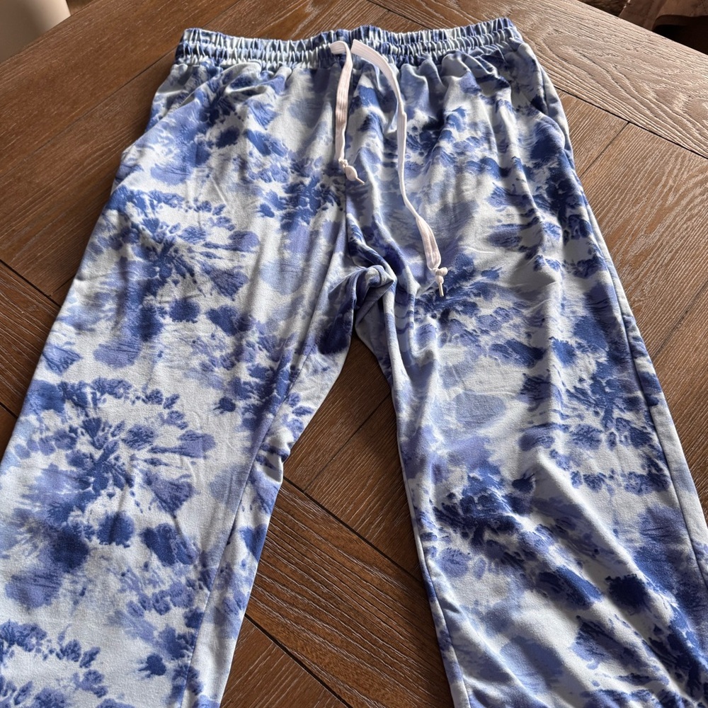 Essentials Kids Blue cropped Tie-Dye Joggers